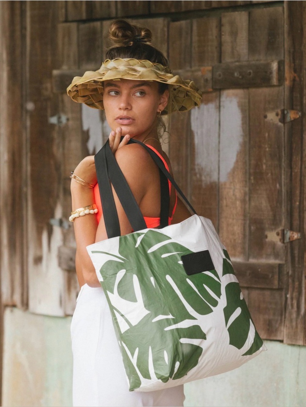 Aloha Collection Monstera Day Tripper Tote NWT